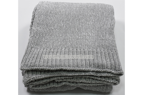  Luxury Chenille Knitted Throw 