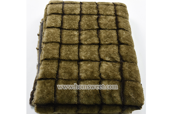  Luxury Jacquard Faux Fur Throw 