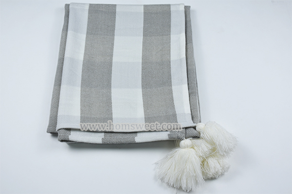  Elegant Woven Throw