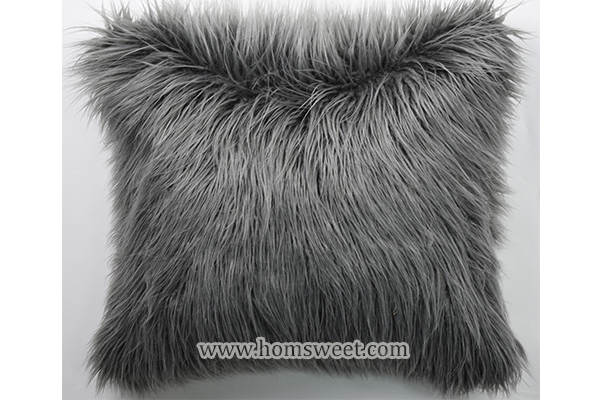 Tip discharge faux fur Pillow