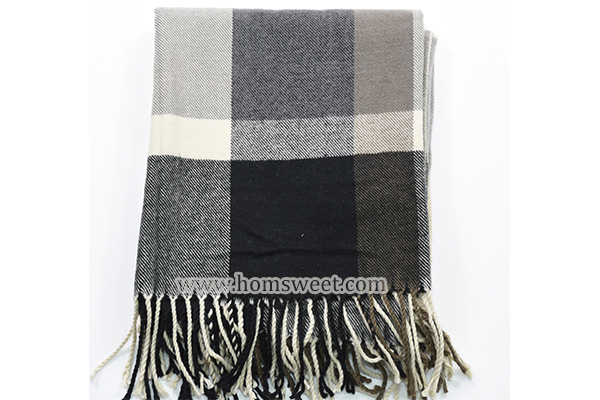 Elegant Check Woven Throw